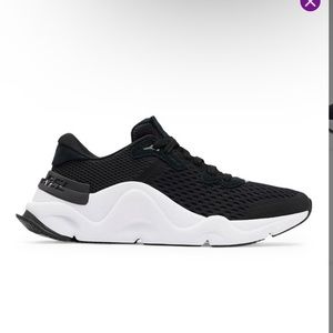 Brand New WOMEN'S KINETIC™ RNEGD LACE SNEAKER